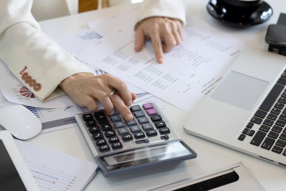 Calculating franchise royalty fees and other franchise costs